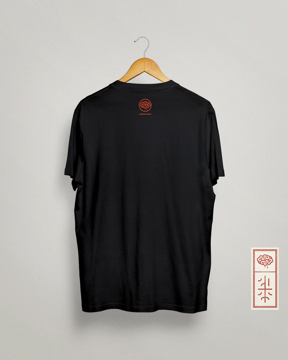 Camiseta “THE CLASH – London Calling” – Un Icono del Punk en Versión Arte Textil