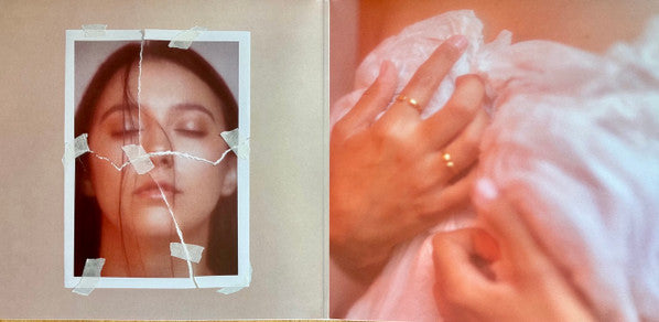 Carla Lourdes : El día que descubrí el lunar de tu oreja (LP, Album, Gat)